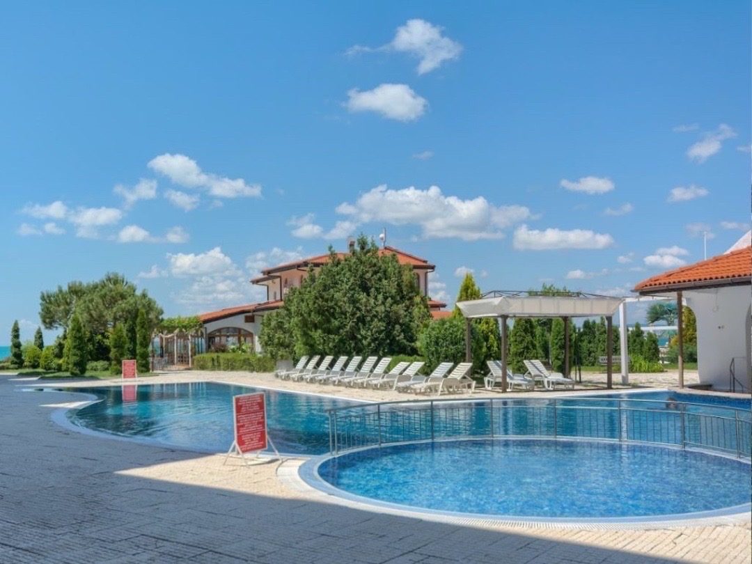 Anlage mit direktem Meerblick – Weg zum Schwarzen Meer