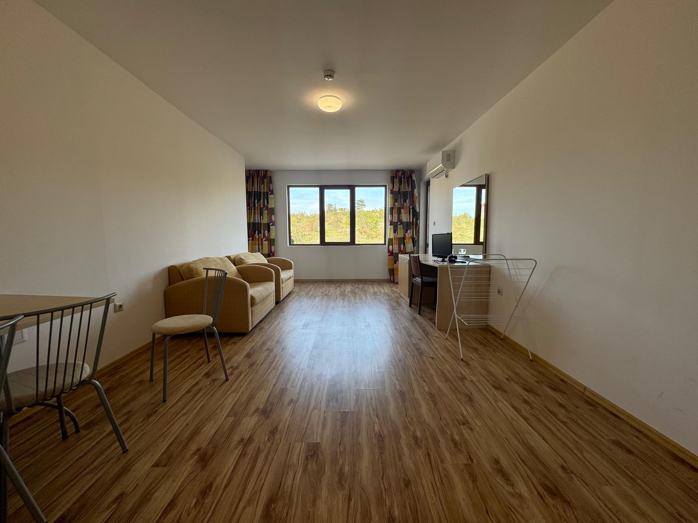 2-Zimmer-Wohnung A.201 – Wohn- und Essbereich