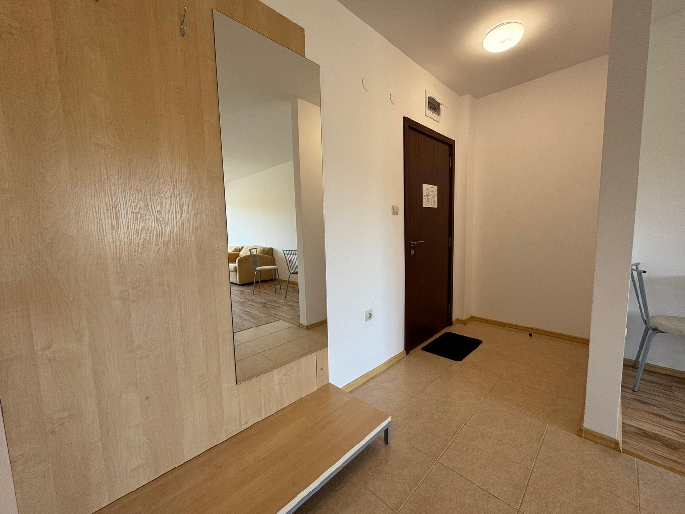 Wohnung A.201 – Eingangsbereich vollmöbliert