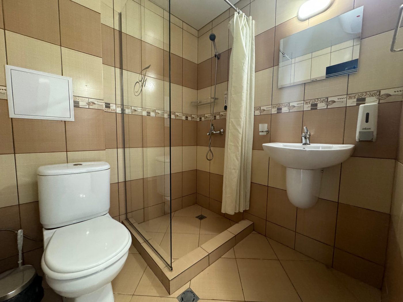 Wohnung A.201 – Flur mit Bad und Schlafzimmer