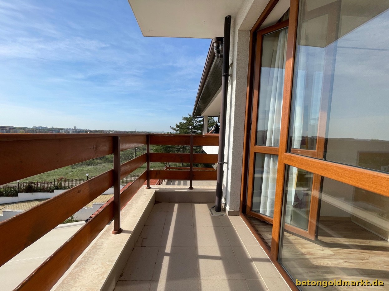 Studio A.203 – Balkon mit Horizont- und Landschaftsblick