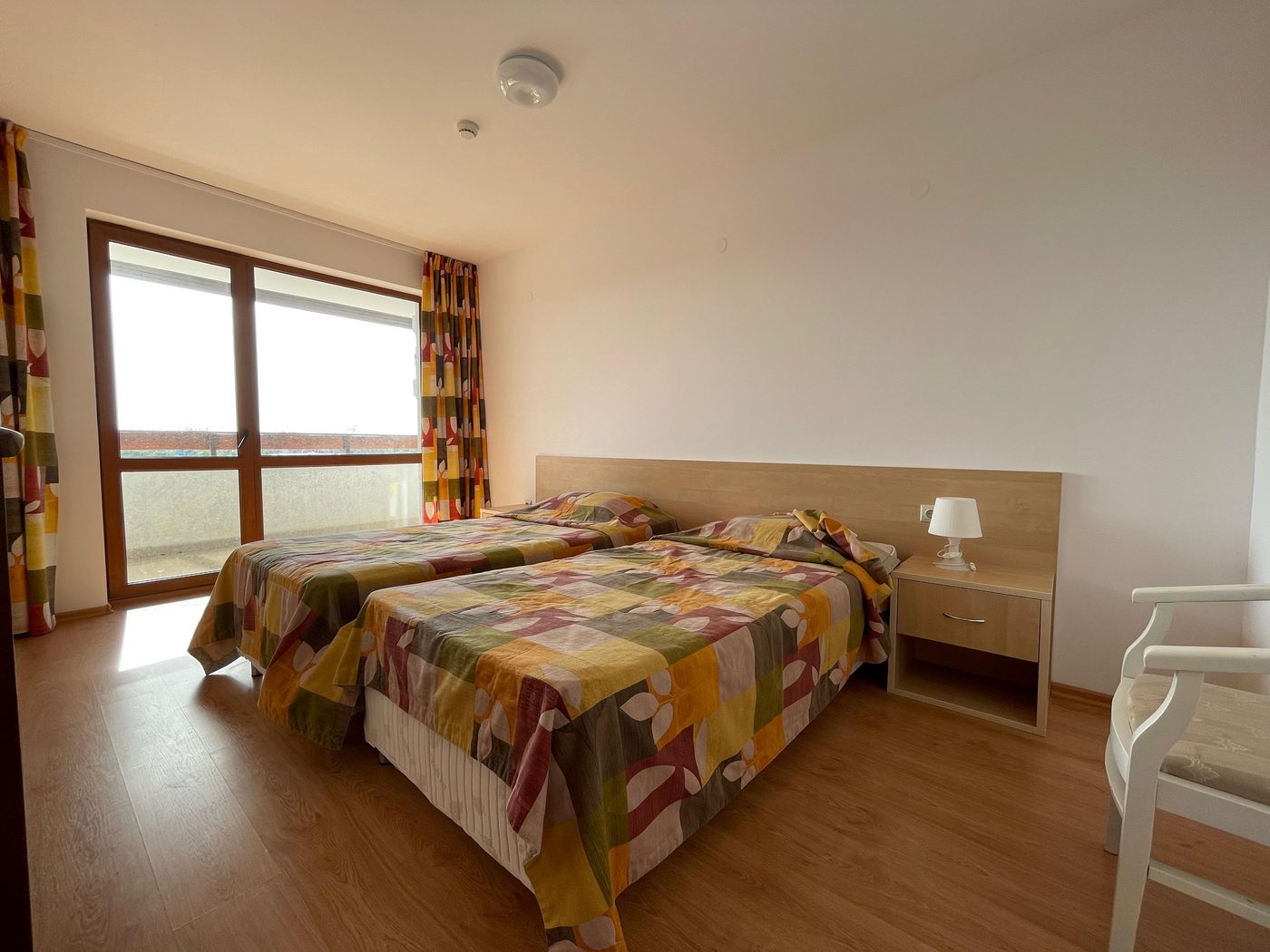 Wohnung A.204 – Schlafzimmer 2 mit Zwei-Bett-Ausstattung