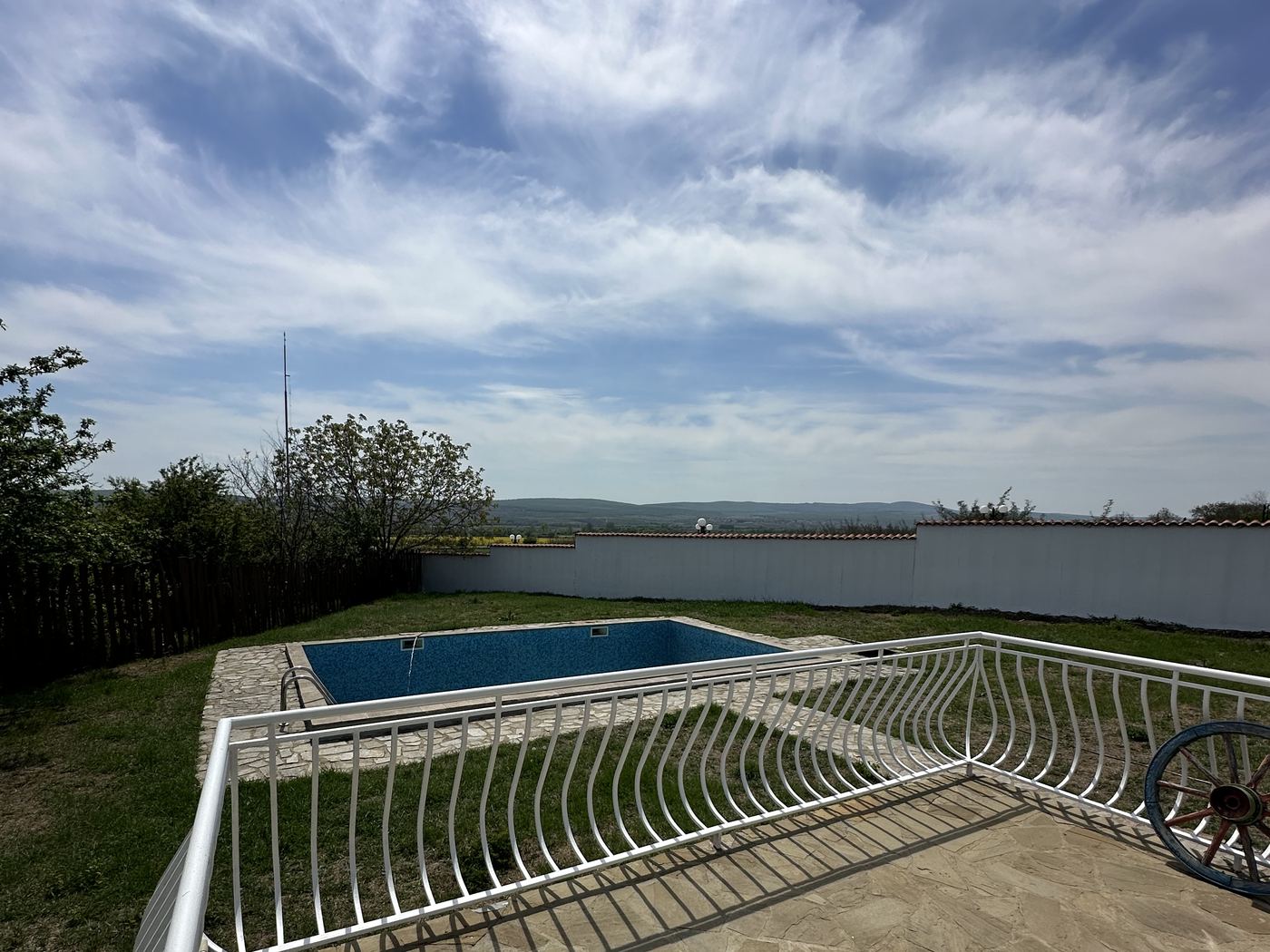 Haus Burgas – Terrasse mit privatem Pool
